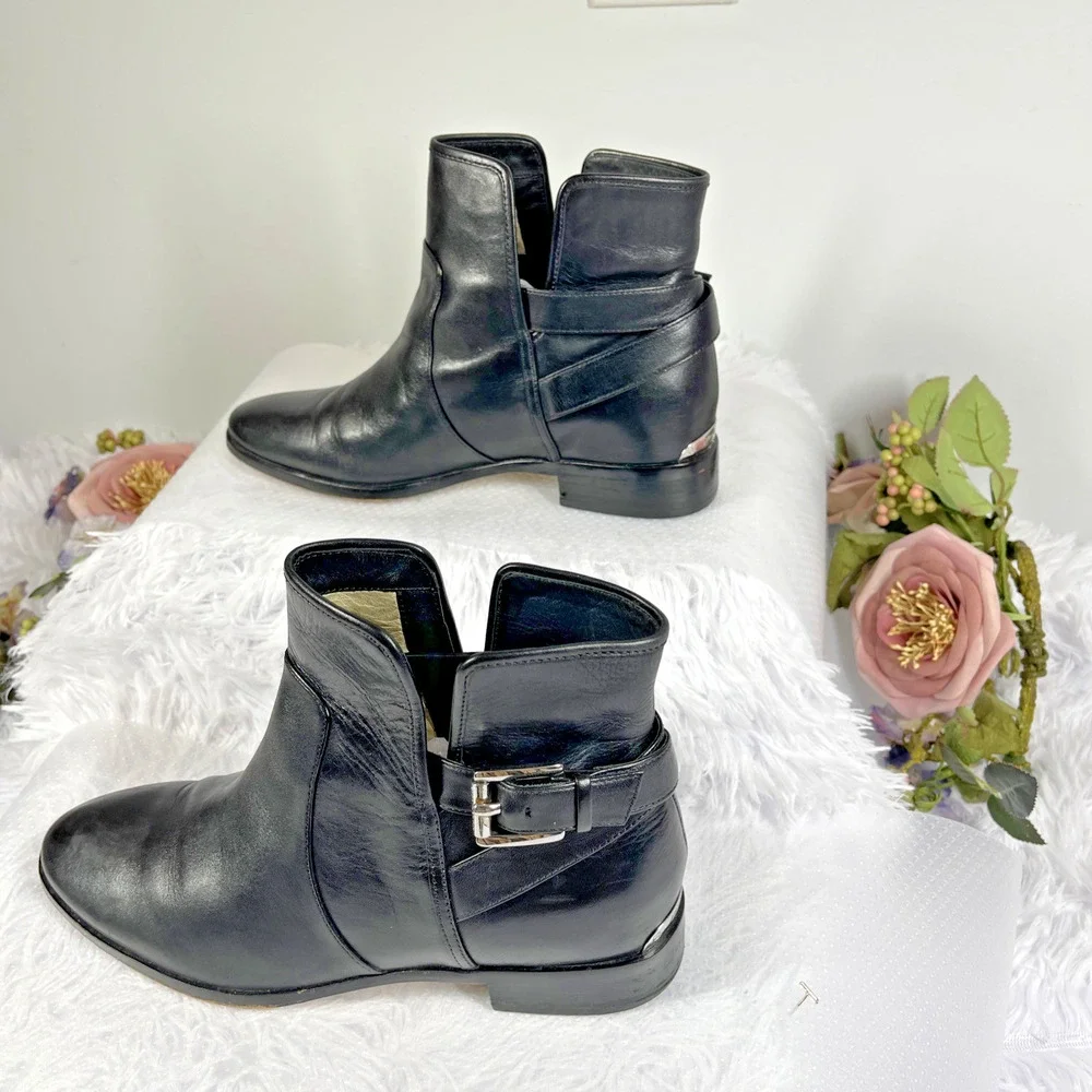 Michael Kors Womens 7M Black Leather Ankle Boots Buckle Strap Moto Biker